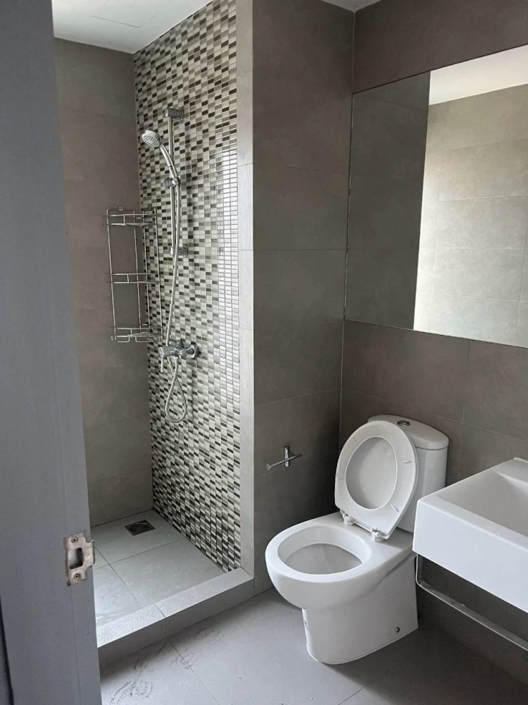 For rent: Grene Chaengwattana, 15th floor (corner room), great view, spacious area, ready to move in immediately.