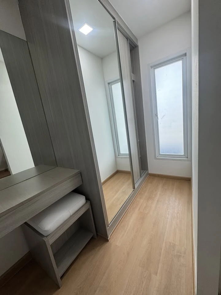For rent: Greené Chaengwattana, beautiful corner unit with great view, fully furnished and ready to move in. Just bring your suitcase!