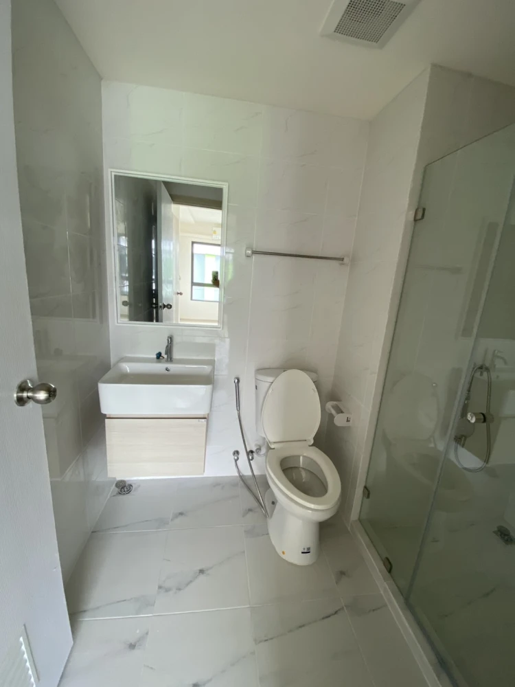For rent: Greene Prime Don Mueang-Songprapa, 1 bedroom, 1 bathroom, 8th floor, comes with usable space. You must not miss it.