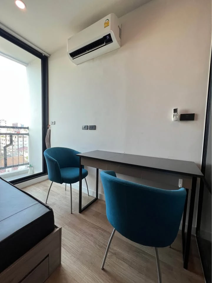 For rent: Groove Ratchada-Rama 9, 7th floor, size 25 sq m., divided into separate rooms. If you don't book, you'll really miss out.