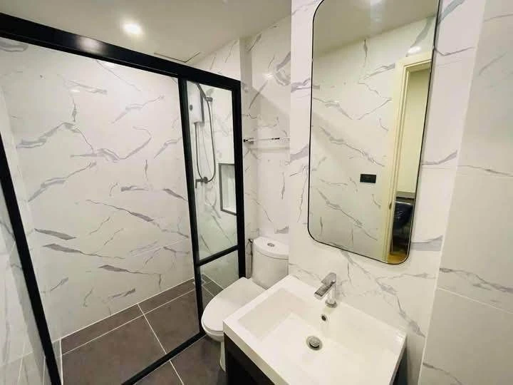 For rent: Groove Ratchada-Rama 9, 7th floor, size 25 sq m., divided into separate rooms. If you don't book, you'll really miss out.