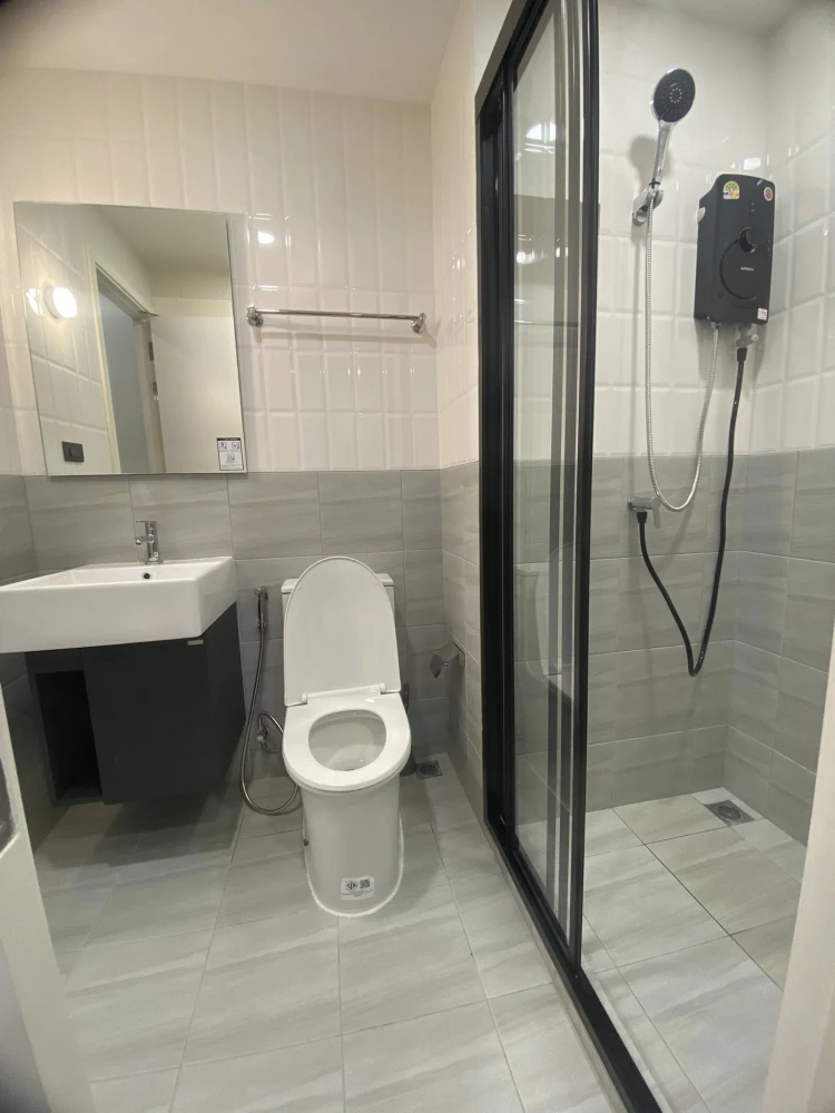 For rent: Groove Scape Ladprao - Sutthisan, Building 1, 8th floor, studio room. Excellent amenities. Don't miss out!