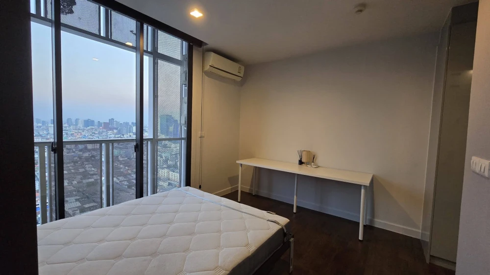 For rent or sale: A Space ID Asoke–Ratchada, 1 bedroom, 1 bathroom, high-quality built-in furniture, beautiful view. Book now!