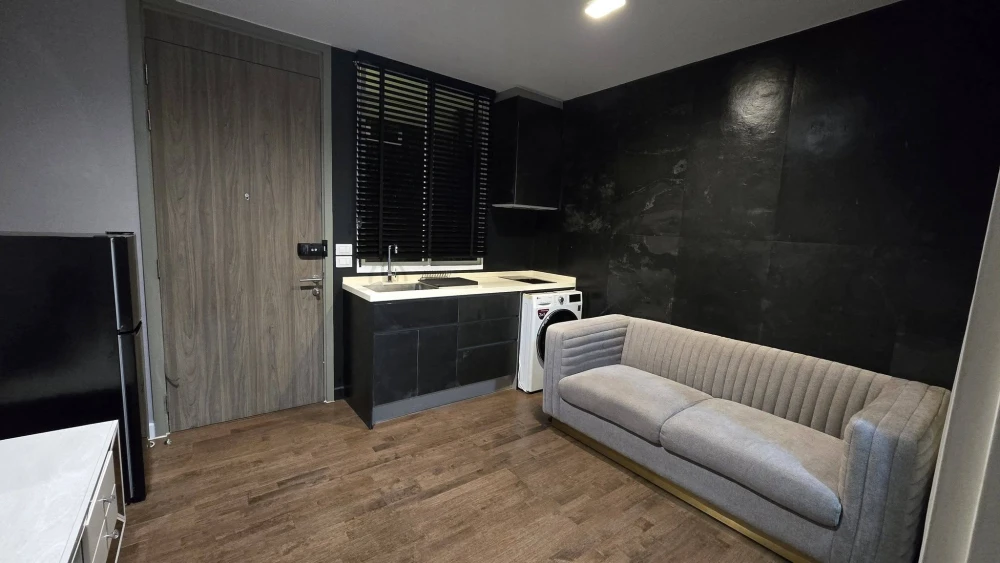 For rent or sale: A Space ID Asoke–Ratchada, 1 bedroom, 1 bathroom, high-quality built-in furniture, beautiful view. Book now!