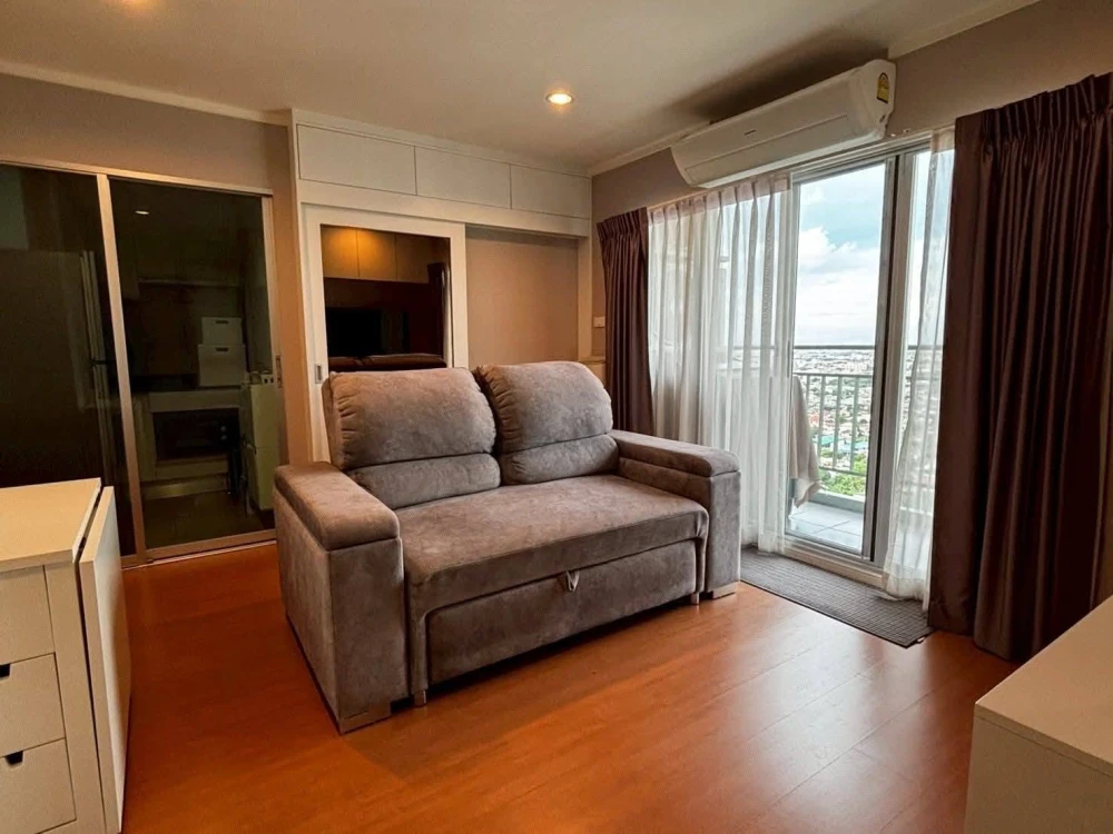 For rent or sale: Lumpini Park Rattanathibet-Ngamwongwan. Corner unit offering privacy and spacious living area. Book now!