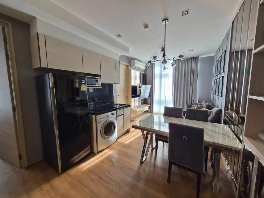 For rent or sale: Park 24 Origin Phrom Phong. Beautifully decorated and fully furnished with high-quality built-in furniture. Book now!