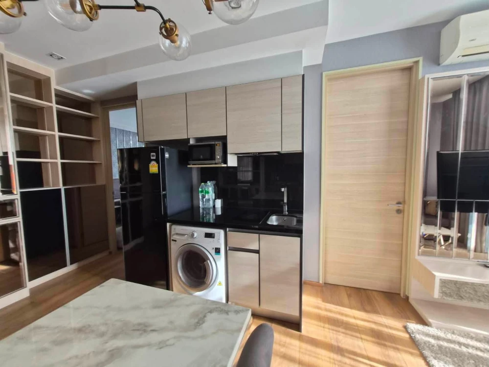 For rent or sale: Park 24 Origin Phrom Phong. Beautifully decorated and fully furnished with high-quality built-in furniture. Book now!