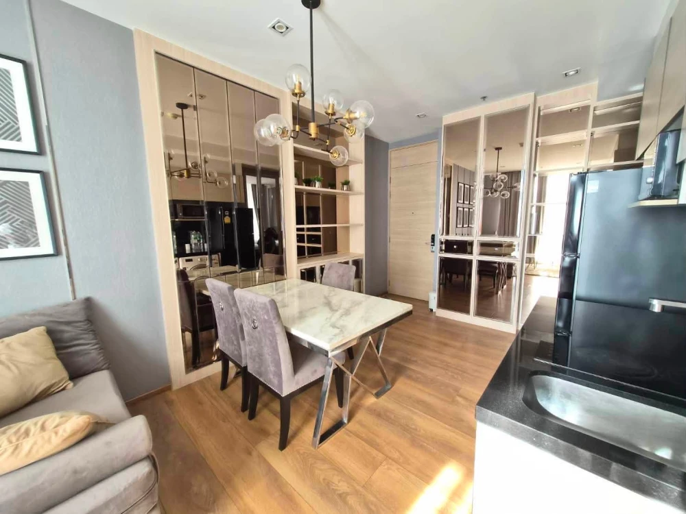 For rent or sale: Park 24 Origin Phrom Phong. Beautifully decorated and fully furnished with high-quality built-in furniture. Book now!