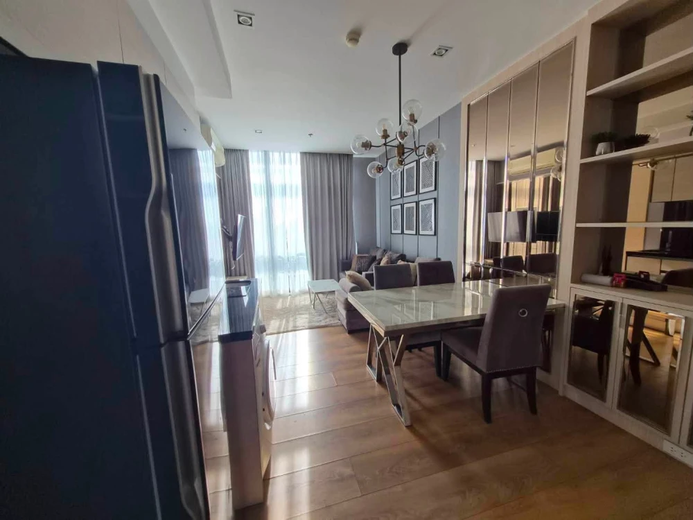 For rent or sale: Park 24 Origin Phrom Phong. Beautifully decorated and fully furnished with high-quality built-in furniture. Book now!