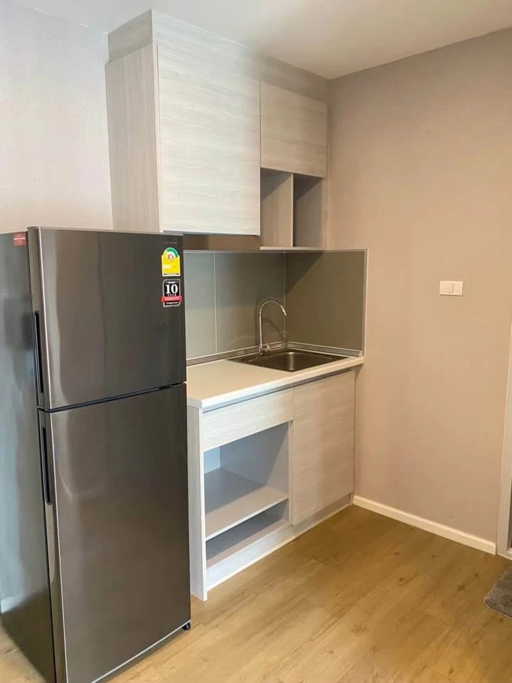For rent and sale: Rill Condo Rangsit, 1 bedroom, 1 bathroom, good location, fully equipped with amenities. Don't miss out on this great deal!