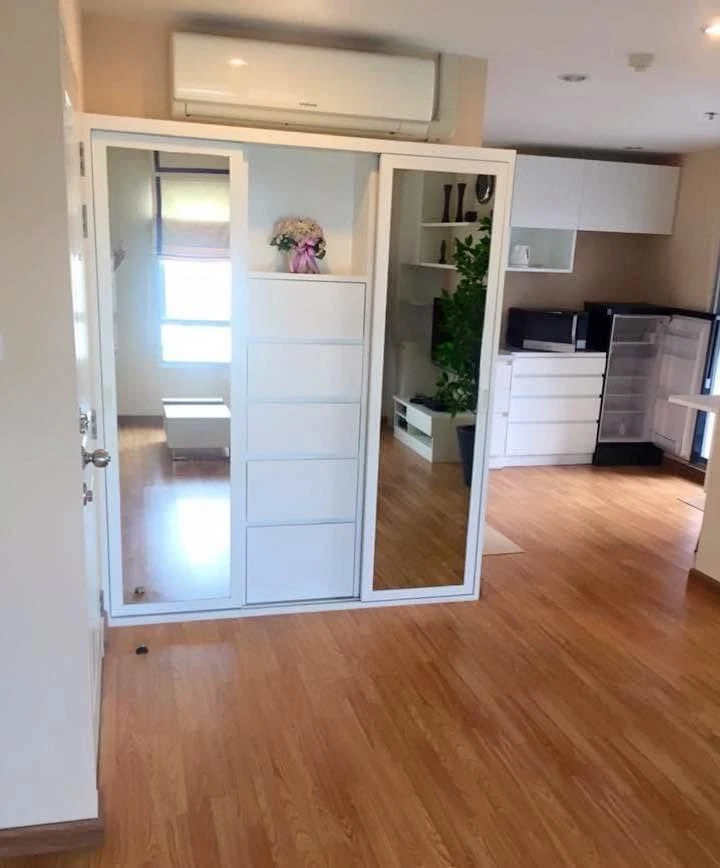 For rent or sale: The Trust Residence Ratchada-Rama 3. Nice rooms in a great location with spacious living areas. Book now!