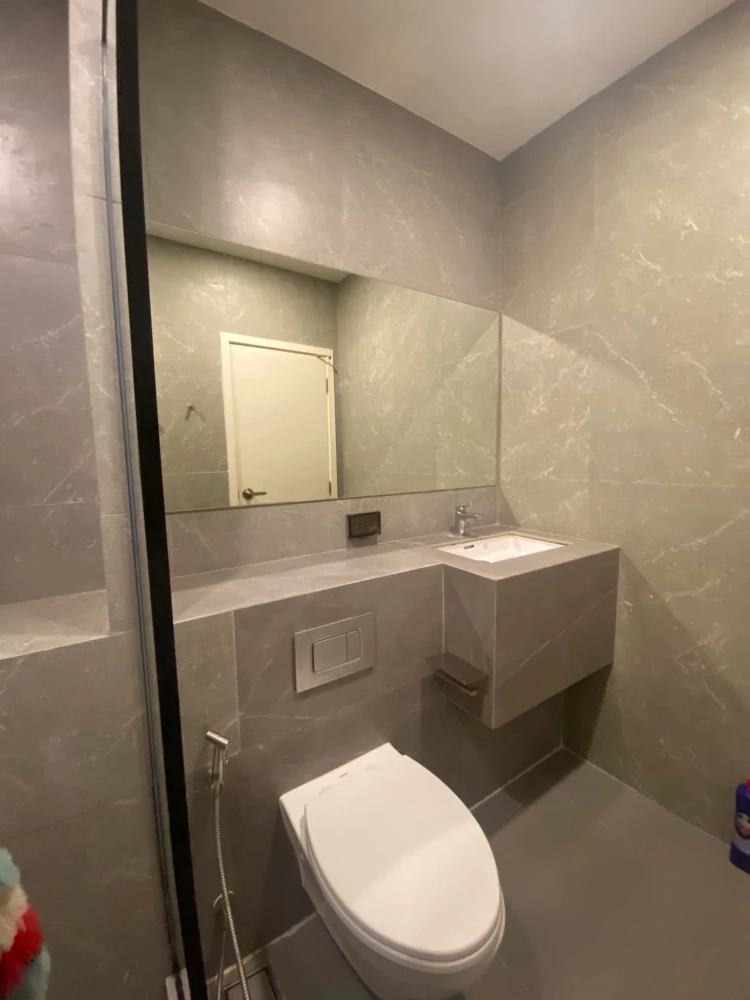 For rent or sell: Condo Origin Plug & Play Ramintra, corner room with privacy, good price, book now, don't miss out.