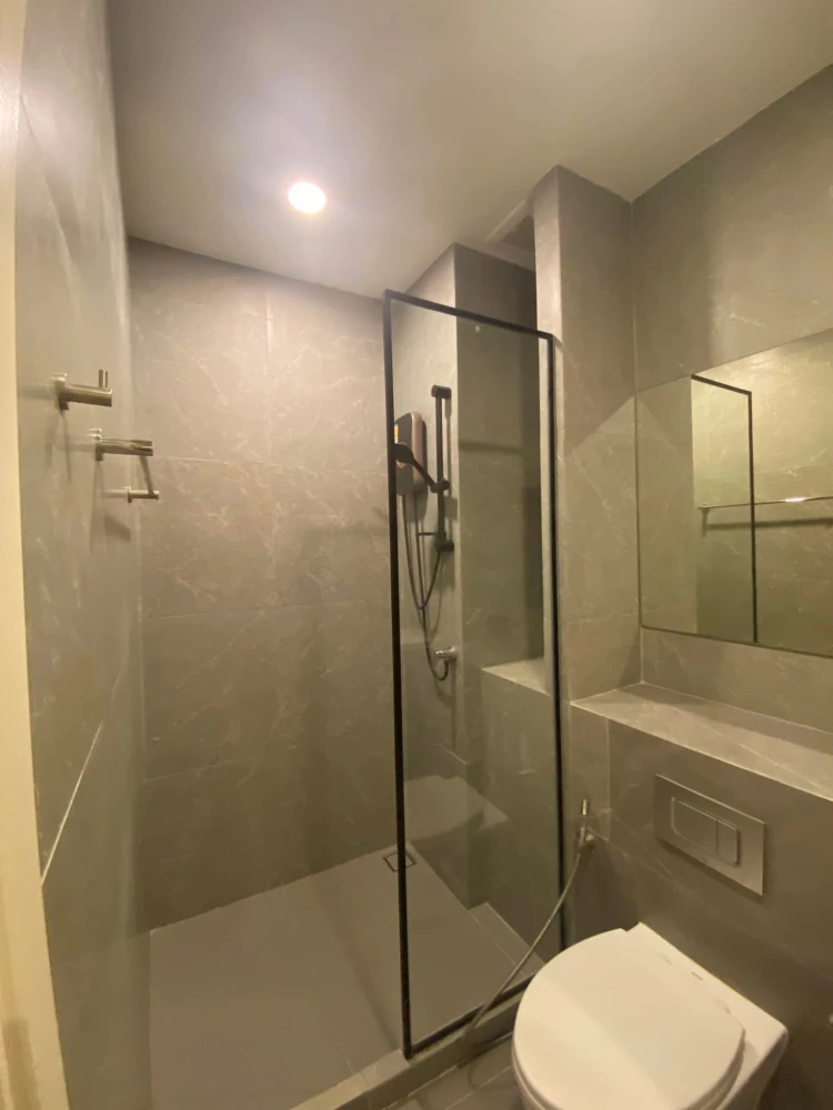 For rent or sell: Condo Origin Plug & Play Ramintra, corner room with privacy, good price, book now, don't miss out.