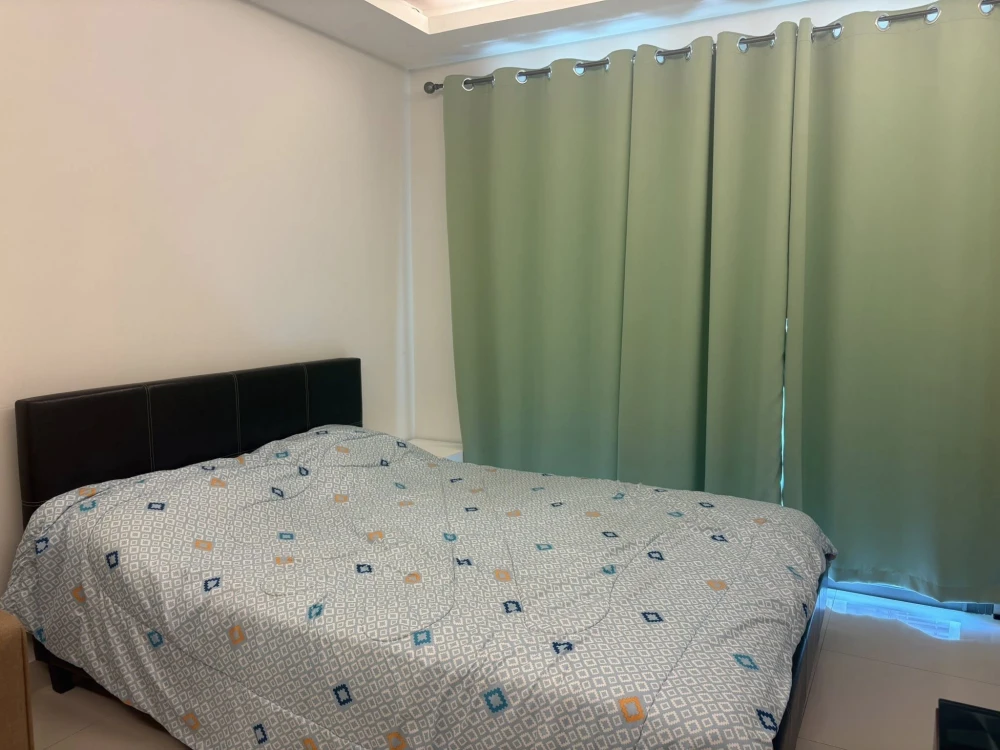 For rent: Club Royal Wongamat (North Pattaya), studio room 25 sq m., fully furnished, just bring your own furniture and move in.
