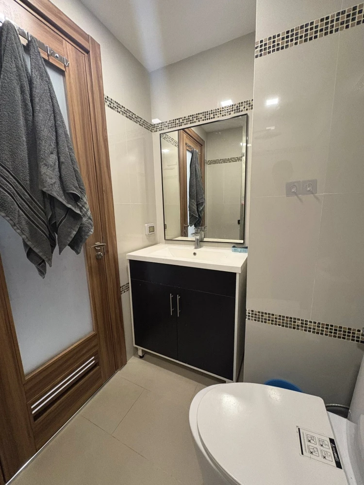 For rent: Club Royal Wongamat (North Pattaya), studio room 25 sq m., fully furnished, just bring your own furniture and move in.