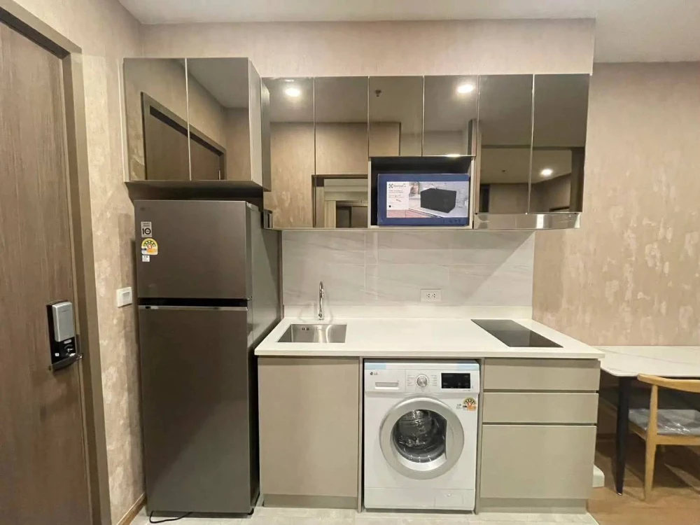 For rent: Cloud Thonglor-Phetchaburi, fully furnished + electrical appliances, beautiful wallpaper throughout the room, must book.