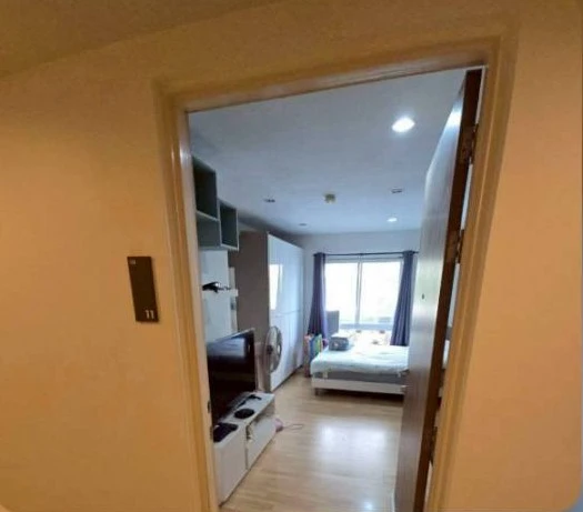 For rent, Cool Rama 7, all interior furniture is specially ordered from SB Design Square and Index, must arrange.