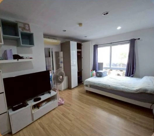 For rent, Cool Rama 7, all interior furniture is specially ordered from SB Design Square and Index, must arrange.