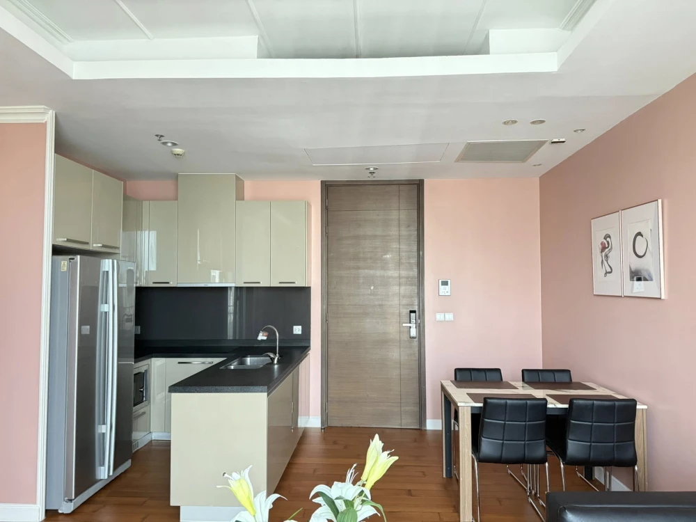 For rent: Quattro by Sansiri, 2 bedrooms. A lovely unit, fully furnished. Book now!