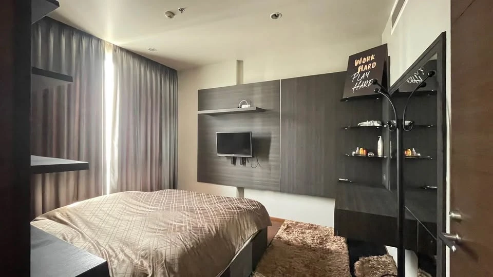 For rent: Quattro by Sansiri, 7th floor, spacious room, fully furnished, ready to move in, hurry and reserve now!