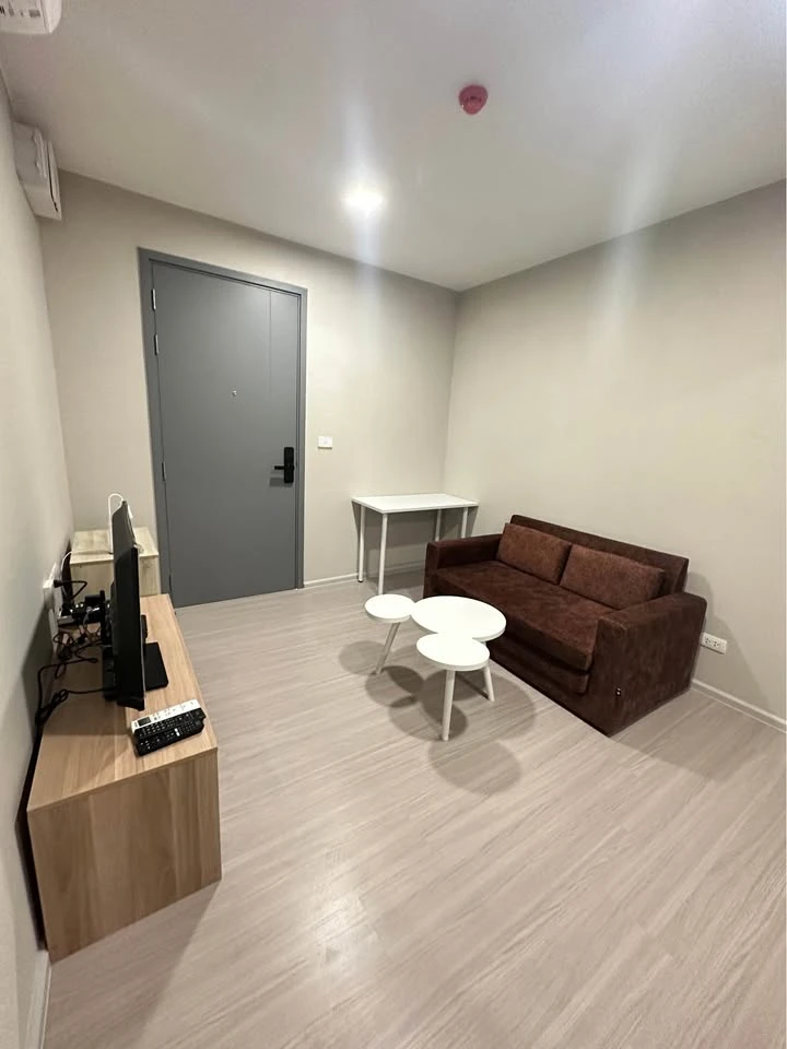 For rent: Quintara Phum Sukhumvit 39, fully furnished, comfortable sofa bed, just bring your own luggage and move in.