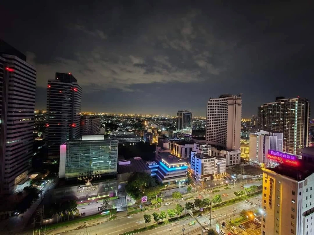 For rent: Quinn Ratchada 17, one of the best locations in the condo, 23rd floor, with high-floor city views. Fully furnished and equipped with all app