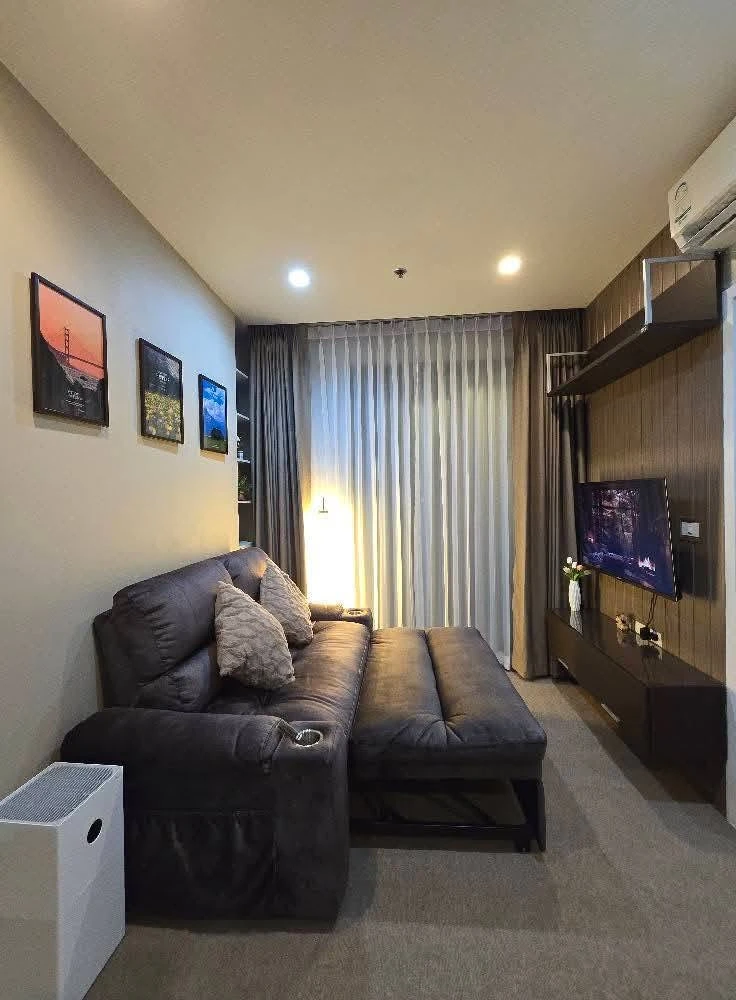 For rent: Quinn Ratchada 17, one of the best locations in the condo, 23rd floor, with high-floor city views. Fully furnished and equipped with all app