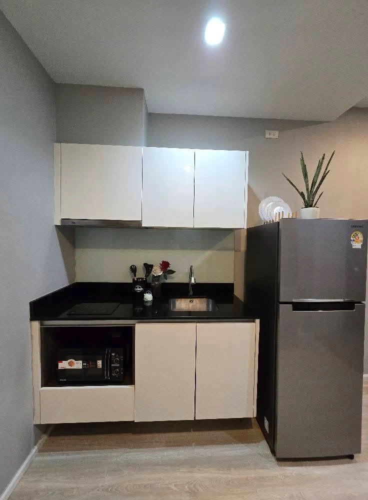 For rent: Quinn Ratchada 17, one of the best locations in the condo, 23rd floor, with high-floor city views. Fully furnished and equipped with all app