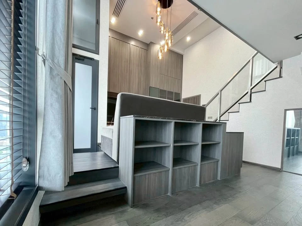 For rent: Connor Ratchawithi, very spacious room, luxuriously decorated with complete furniture, move in now, don't hesitate.