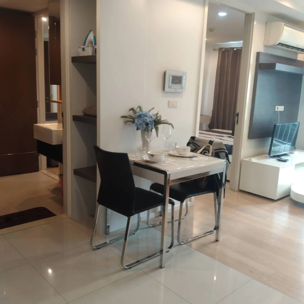 For rent!! Condo 15 Sukhumvit Residence, 7th floor, beautiful room, convenient transportation, ready to move in, don't miss it!!