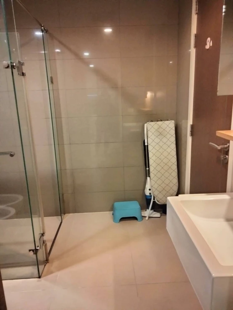 For rent!! Condo 15 Sukhumvit Residence, 7th floor, beautiful room, convenient transportation, ready to move in, don't miss it!!