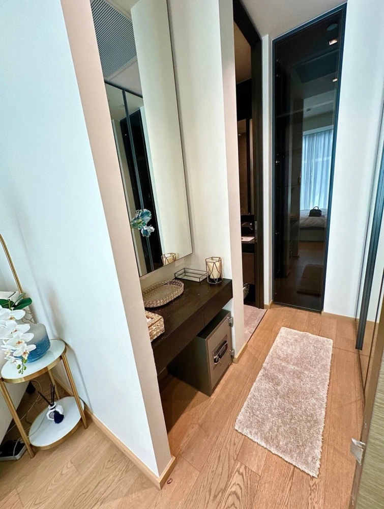 For rent!! Condo 28 Chidlom, 16th floor, beautiful condo, luxuriously decorated, fully furnished, ready to move in. Don't miss it!!