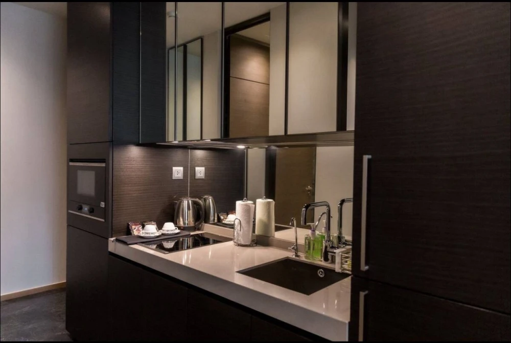 For rent!! Condo 28 Chidlom, 16th floor, beautiful condo, luxuriously decorated, fully furnished, ready to move in. Don't miss it!!
