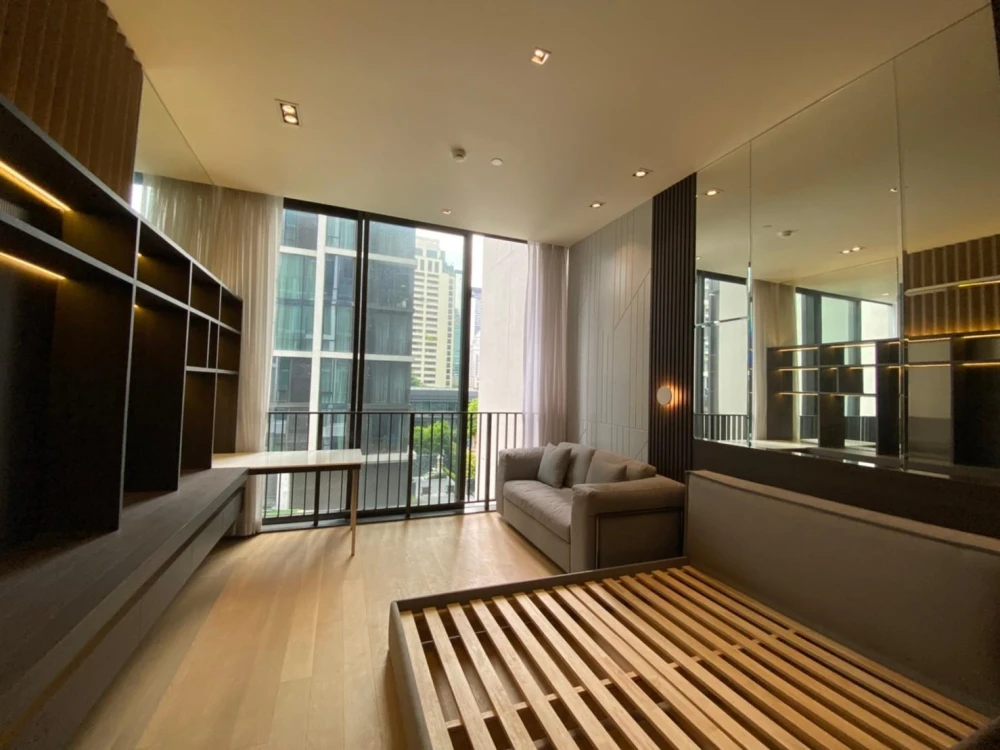 For rent!! Condo 28 Chidlom, 3rd floor, luxury condo, beautiful room, fully furnished, ready to move in, don't miss it!!