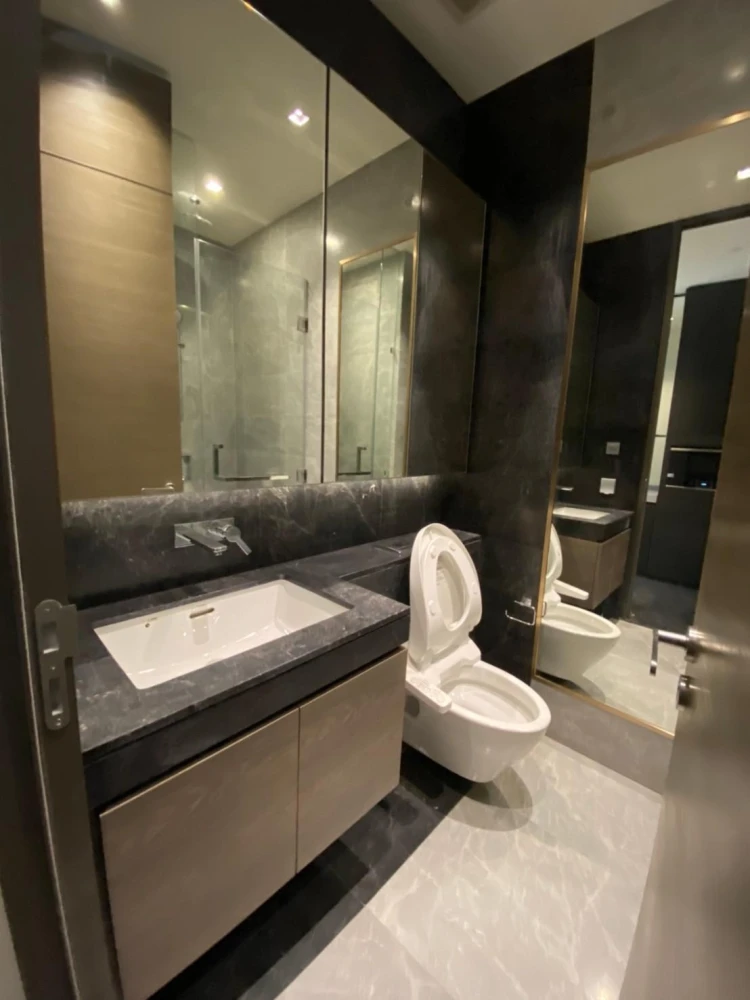 For rent!! Condo 28 Chidlom, 3rd floor, luxury condo, beautiful room, fully furnished, ready to move in, don't miss it!!
