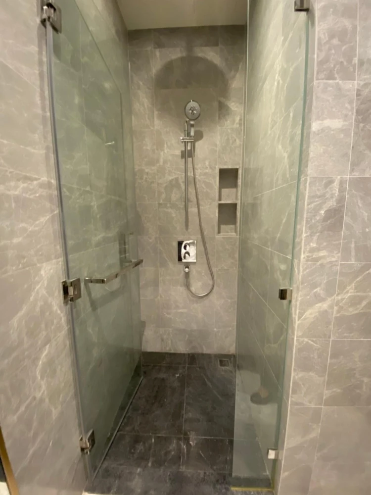 For rent!! Condo 28 Chidlom, 3rd floor, luxury condo, beautiful room, fully furnished, ready to move in, don't miss it!!