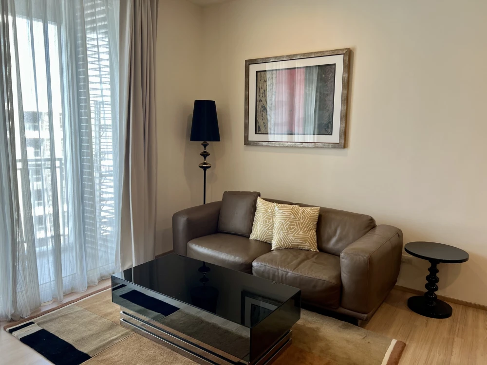 Condo for rent 39 by Sansiri, large room, comfortable living, 23rd floor, high view, convenient, complete in one place. You must move quickly.