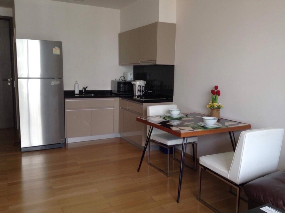 Condo for rent at 39 by Sansiri. Great room, amazing price! First come, first served! Book now!!
