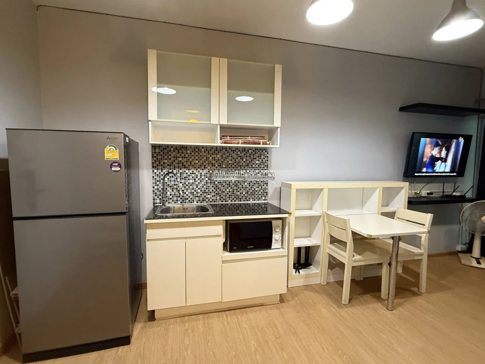 Condo for rent A space (Asok - Ratchada) Quiet atmosphere, not crowded, hurry and book before you miss out.