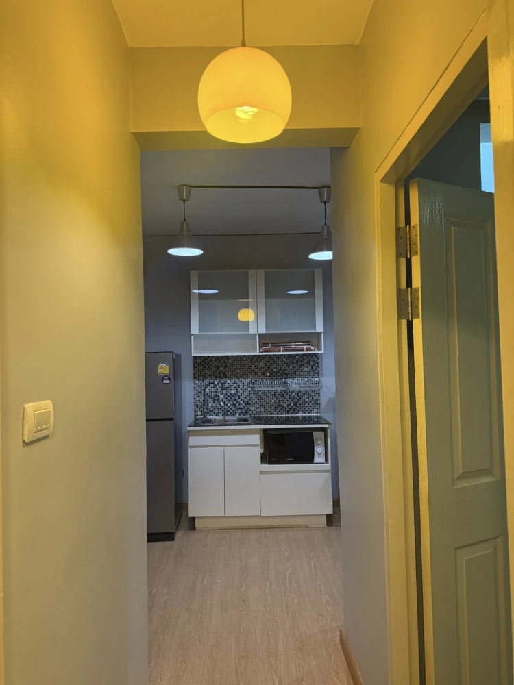 Condo for rent A space (Asok - Ratchada) Quiet atmosphere, not crowded, hurry and book before you miss out.