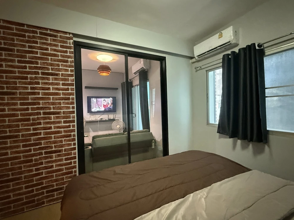 Condo for rent A space (Asok - Ratchada) Quiet atmosphere, not crowded, hurry and book before you miss out.