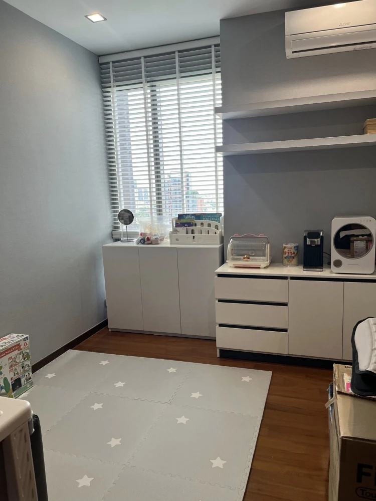Condo for rent: Ashton Morph 38, spacious and comfortable room, comes with a good built-in kitchen. Good like this, hurry and reserve now!