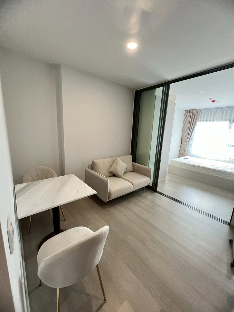 Condo for rent, Aspire Rattanathibet Weston. Partitioned rooms, well-divided zones. Amazing price! Book now!