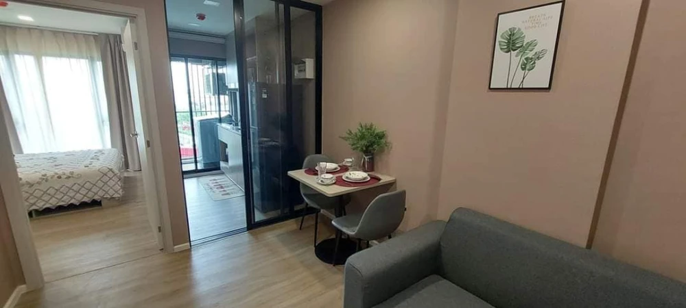 For rent: Condo Atmoz Flow Minburi, separate bedrooms, common area view, very beautiful swimming pool, book now.