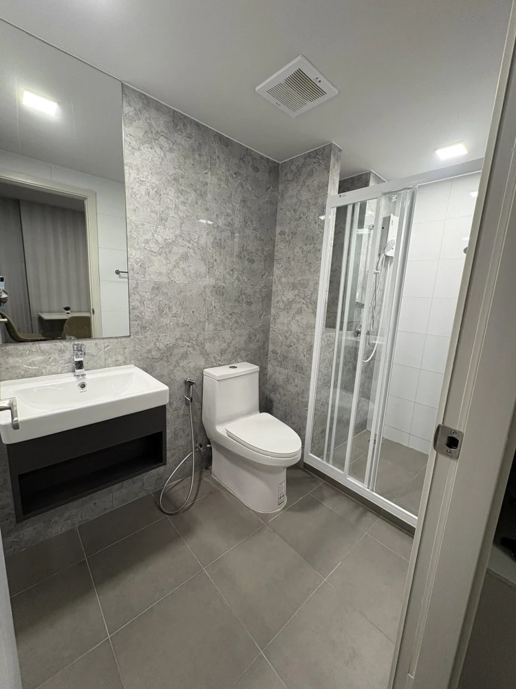For rent: Condo Atmoz Oasis Onnut, ready to move in, reasonable price, complete in one place, hurry up and reserve now, don't wait.