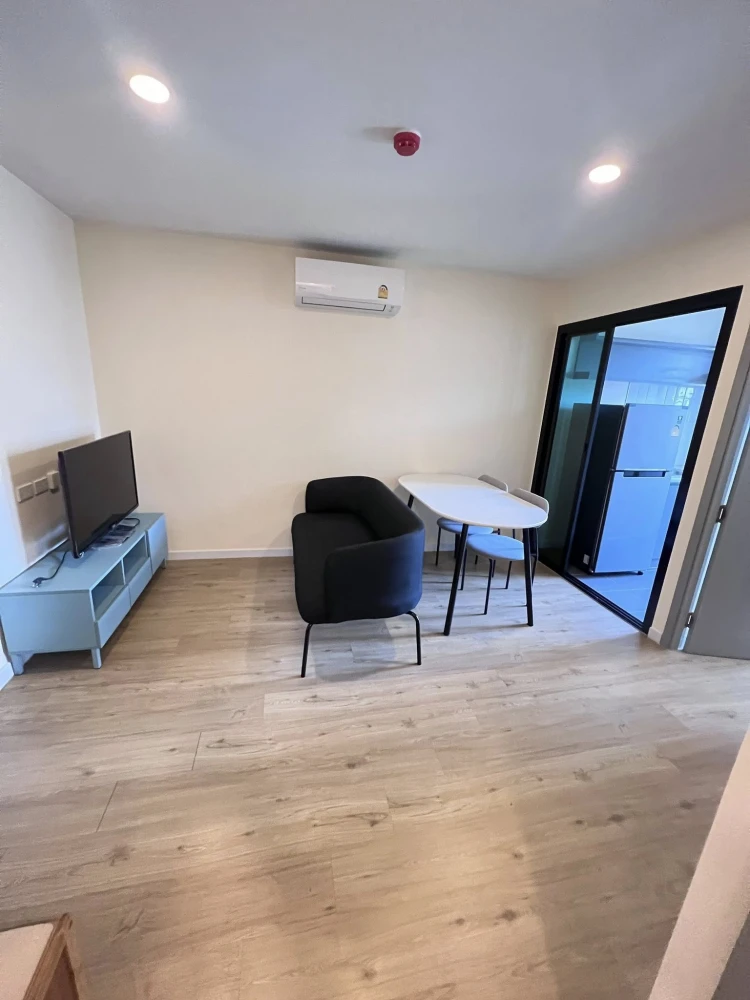 For rent: Condo Attitude bu, ready to move in, complete with amenities. Book now before you miss out!!