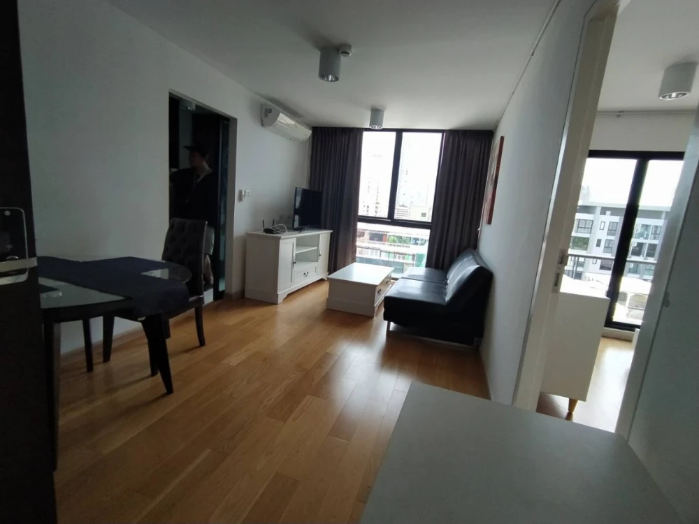 Condo for rent at Bangkok Feliz Krungthonburi. Ready to move in, fully furnished. Book now, don't miss out!