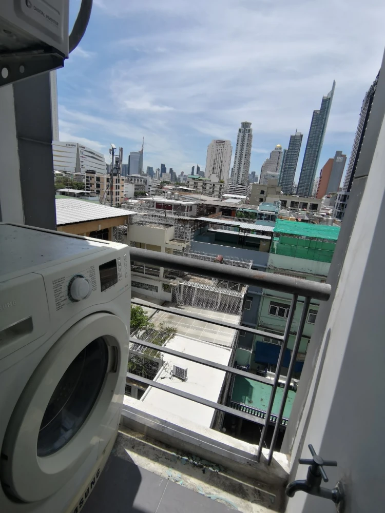 Condo for rent at Bangkok Feliz Krungthonburi. Ready to move in, fully furnished. Book now, don't miss out!