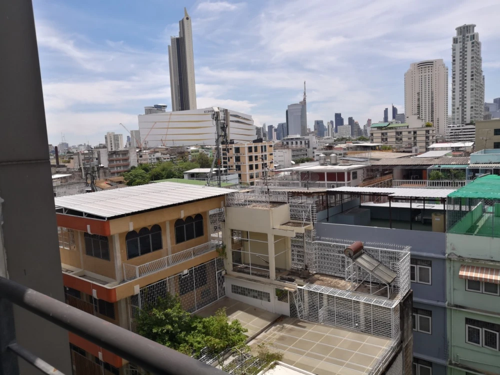 Condo for rent at Bangkok Feliz Krungthonburi. Ready to move in, fully furnished. Book now, don't miss out!