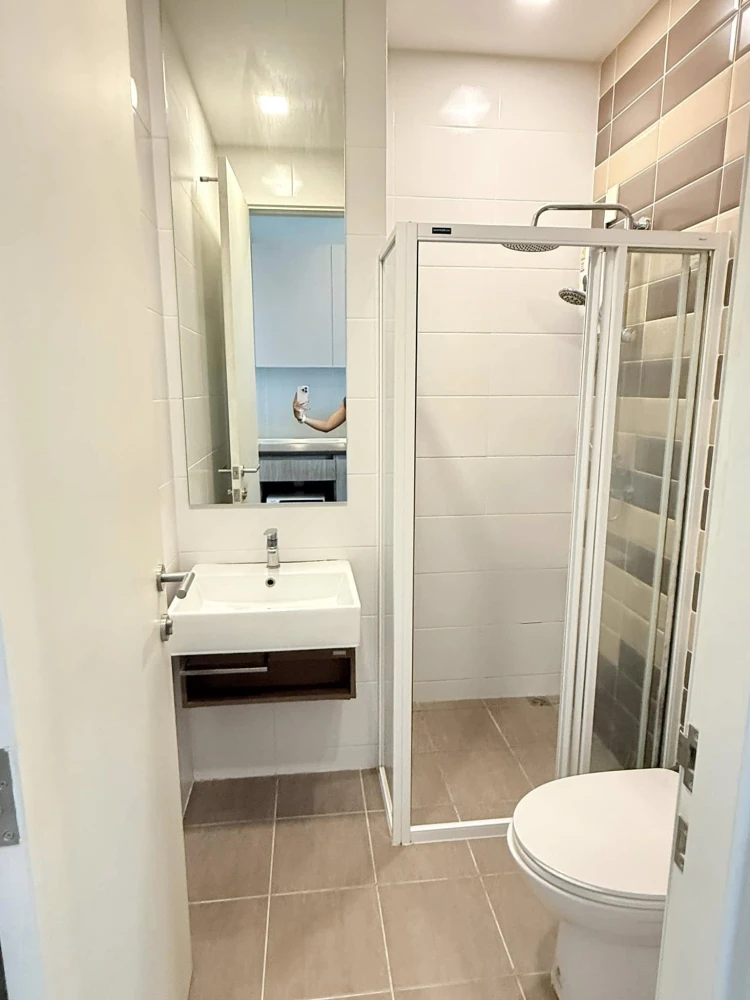 Condo for rent: Brown Condo Ratchada 32, nice room, nice wallpaper, reasonable price, book now.